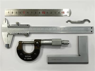 Präzisionsbox: Quadrat, Messschieber, Mikrometer, Lineal - Standard Bild - 3