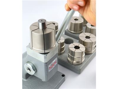 Maschine Zum Vergrößern Von Armbändern Mit 6 Runden Und 6 Ovalen Zangen, Durston - Standard Bild - 2