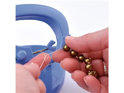 Werkzeug Zum Knüpfen Von Knoten Zwischen Perlen, Knot A Bead, Beadalon - Standard Bild - 2
