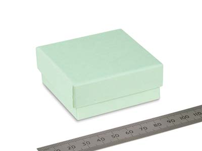 Pastellgrüne Mittelgroße Universalschachtel Aus Karton - Standard Bild - 3