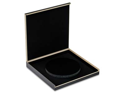 Schwarze Nahtlose Schachtel Für Eine Flache Halskette - Standard Bild - 1