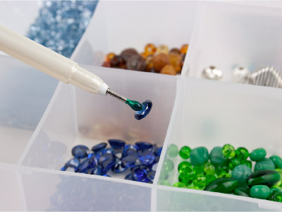 Rote Acrylharzspitze Für Perlen, Kleines Modell - Standard Bild - 2
